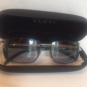 Authentic Women’s Gucci Sunglasses – (Vintage)